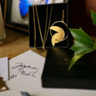 Sautoir toucan finition or en cadeau de Noël - Les Naturalistes bijoux