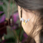 Créoles poisson ange & pierres fines portées - finition or et calcédoines portées - Les Naturalistes bijoux