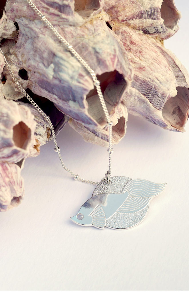 Etsy_poissonVOile Sautoir poisson voile finition Argent avec un corail - Les Naturalistes bijoux