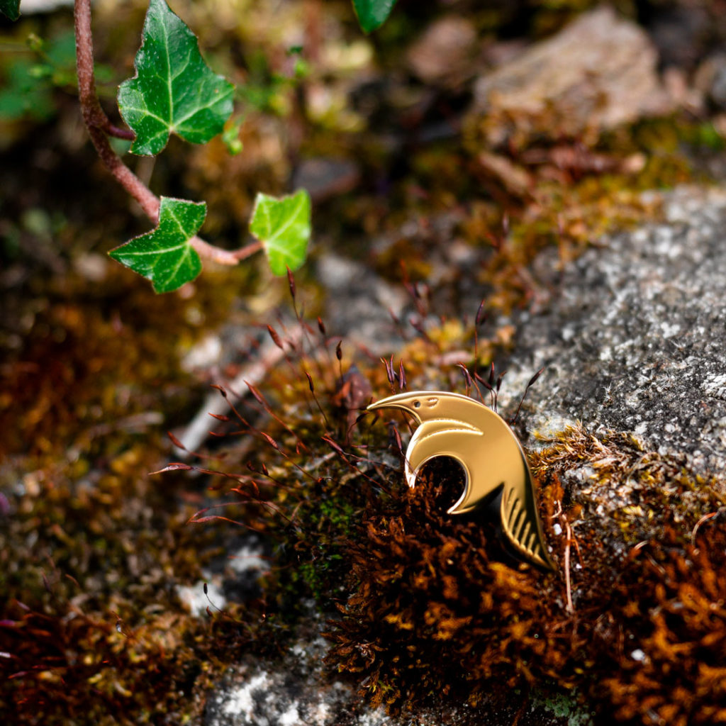 automne_tamanoir Pins tamanoir finition or dans la forêt - Les Naturalistes bijoux