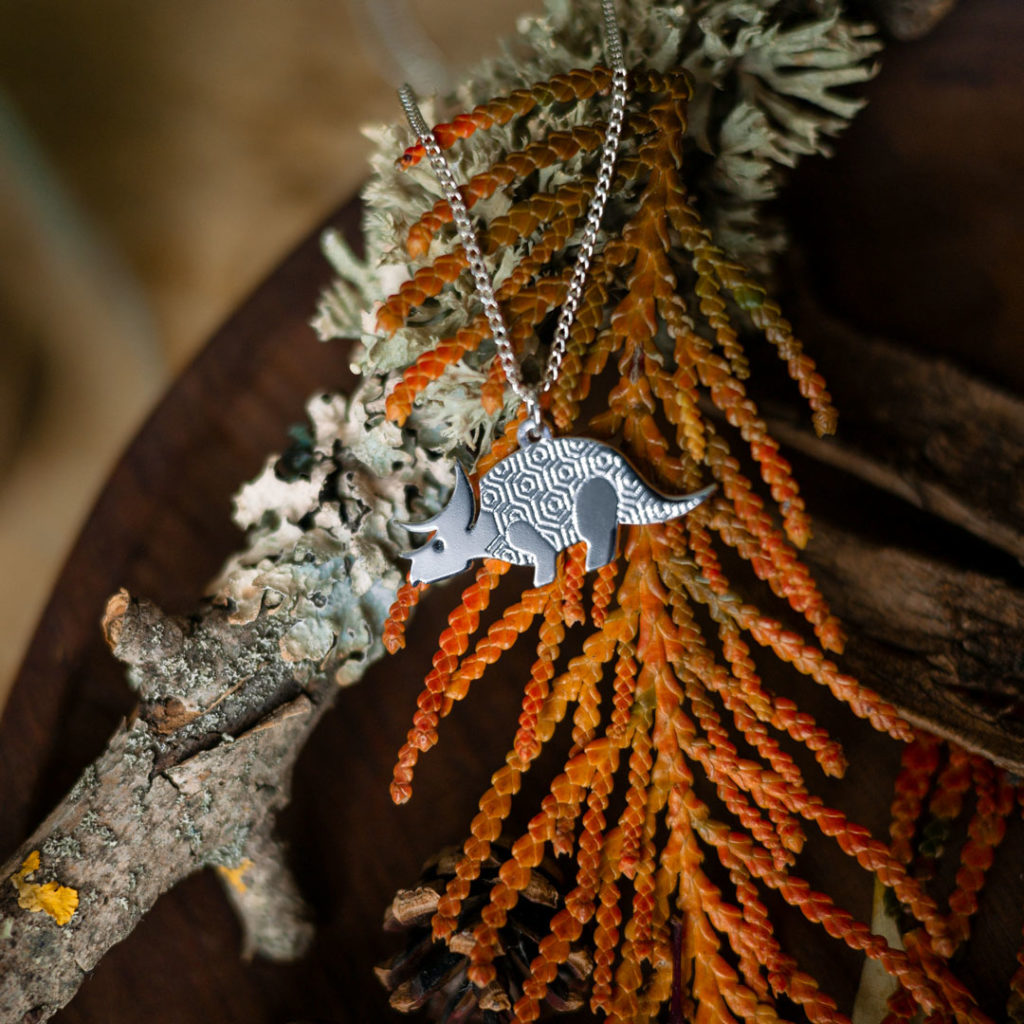 automne_triceCollier Collier tricératops finition argent ambiane automne - Les Naturalistes bijoux