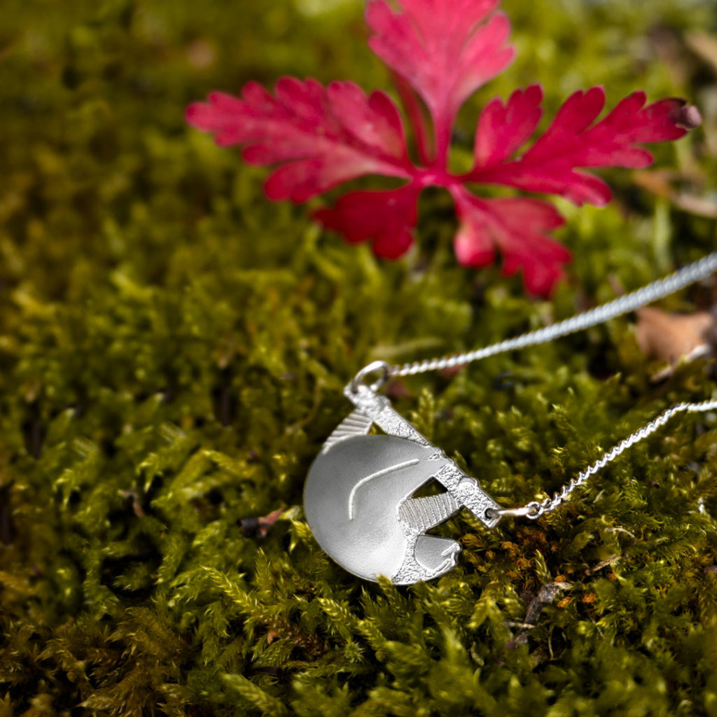 paresseux_feuille02 Collier paresseux finition argent dans la forêt - Les Naturalistes bijoux
