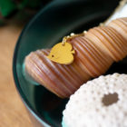 Collier poisson ange finition or avec des coquillages 2 - Les Naturalistes bijoux