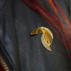 Pins toucan finition or porté - Les Naturalistes bijoux