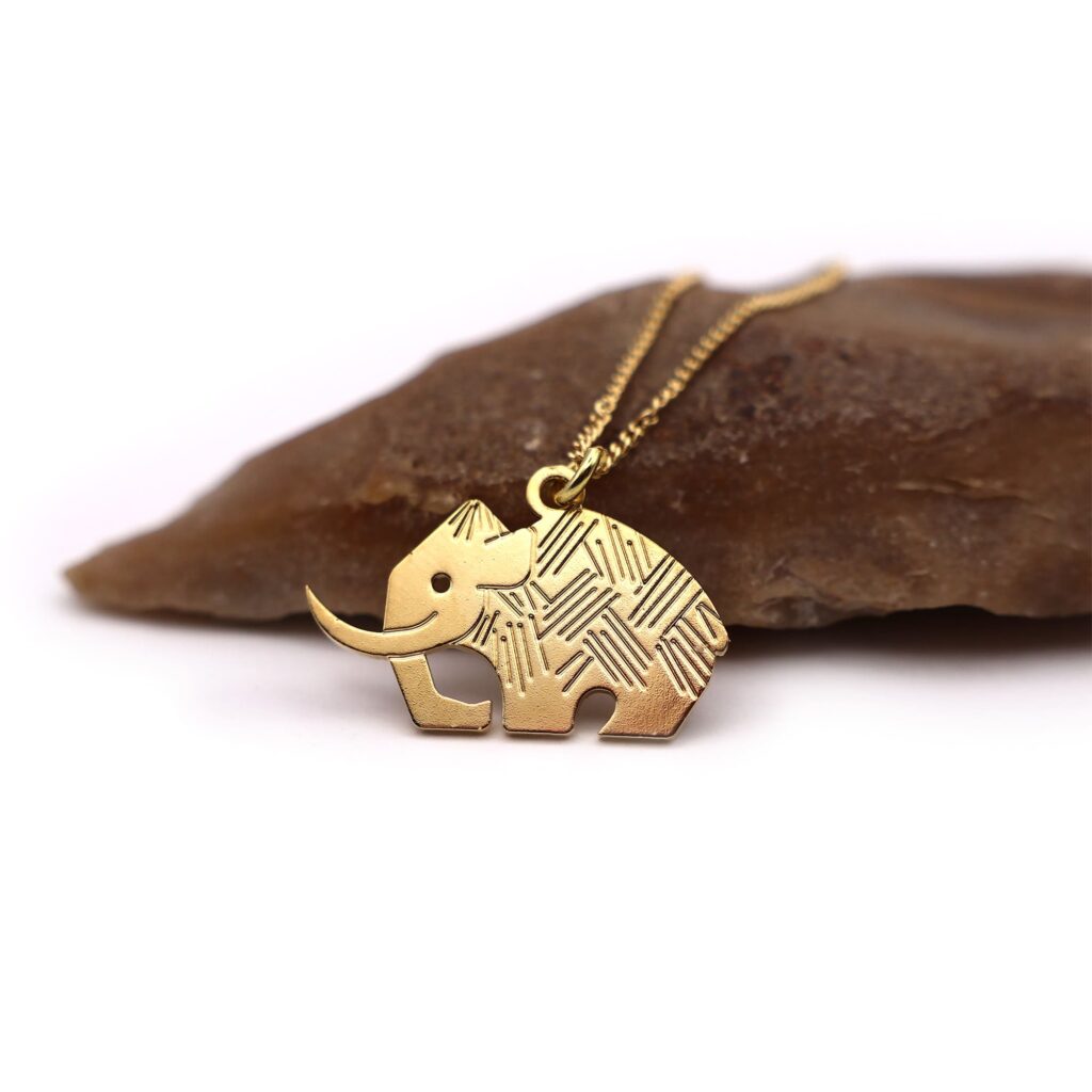 LesNaturalistes_03_Collier_Mammouth_contexte