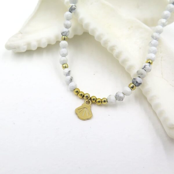 Symbiose minérale : howlite