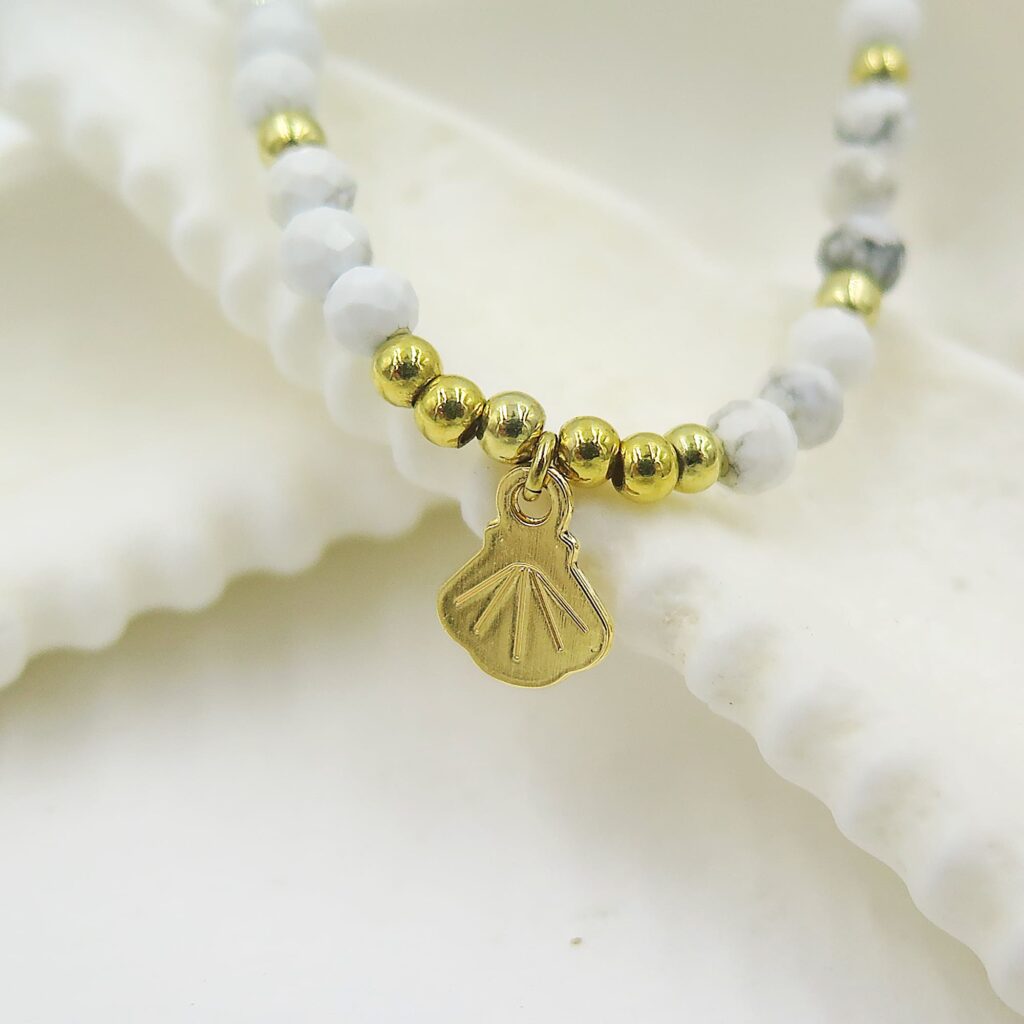 LesNaturalistes_Bracelet_4mm_HOW_Contexte3_2000x2000