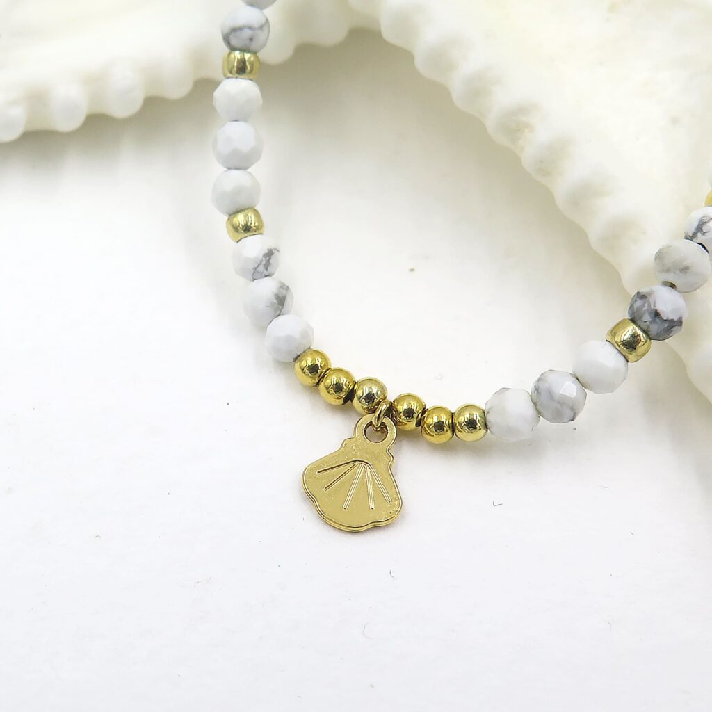 LesNaturalistes_Bracelet_4mm_HOW_Contexte_2000x2000