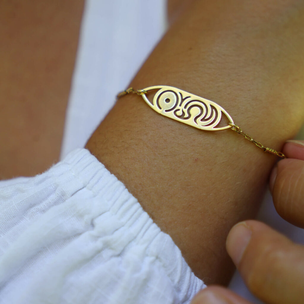 LesNaturalistes_Bracelet_Isturitz_2000x2000_porte07