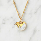 Collier nacre cheval préhistorique en laiton doré — collection Préhistoire — fond blanc 01, Les Naturalistes
