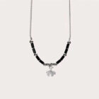 Collier horizon ginkgo et onyx en laiton argenté — collection Jungles et forêts — fond blanc 03, Les Naturalistes