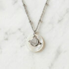 Collier nacre Saturne en laiton argenté — collection Cosmos — fond blanc 01, Les Naturalistes